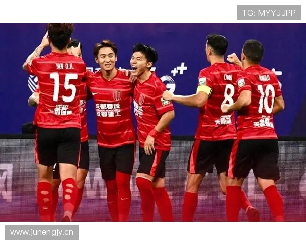 韦世豪四次助攻费利佩双响 成都蓉城大胜云南玉昆五比一 韦世豪四次助攻费利佩双响 成都蓉城大胜云南玉昆五比一